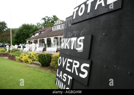 Tableau de bord donnant sur le club de Cricket pavilion Banque D'Images