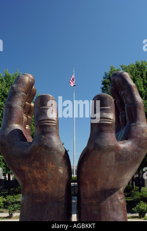 L'extérieur de sculptures Veterans Memorial Auditorium, Des Moines (Iowa) Banque D'Images