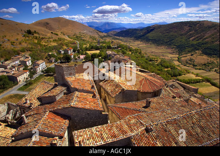 Le village médiéval de San Stefano di Sessanio. Banque D'Images