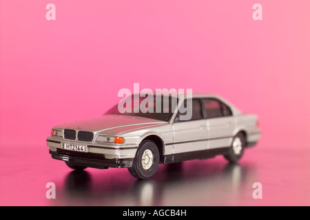 BMW 750i modèle par Corgi du film Demain ne meurt jamais Banque D'Images