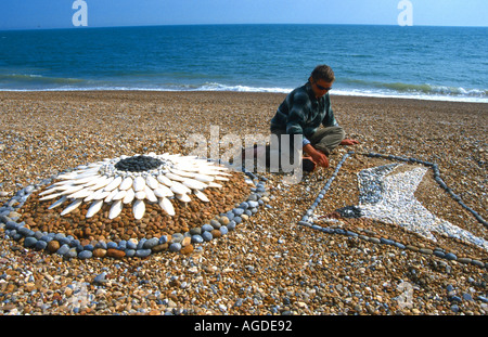 Artiste de plage plage de galets sur Hastings East Sussex UK Banque D'Images