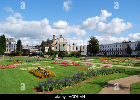 Les Jardins impériaux, de la promenade, Cheltenham, Gloucestershire, Angleterre, Royaume-Uni Banque D'Images