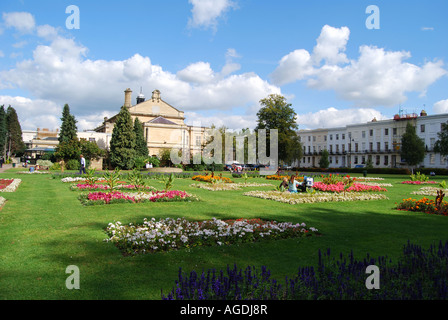 Les Jardins impériaux, de la promenade, Cheltenham, Gloucestershire, Angleterre, Royaume-Uni Banque D'Images