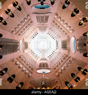 Le 'Hall of Steel" à l'Armouries Museum, à Leeds, West Yorkshire Banque D'Images