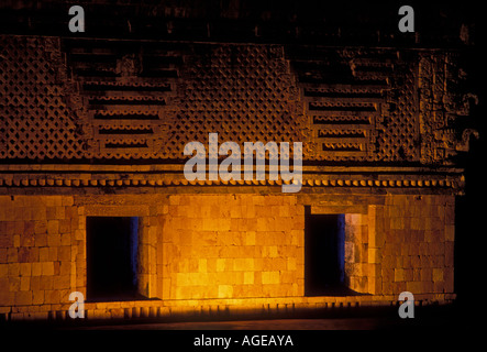 Les frises sur le Quadrangle Nunnery au site archéologique d'Uxmal, ruine Maya, Uxmal, l'état du Yucatan, péninsule du Yucatan, Mexique Banque D'Images