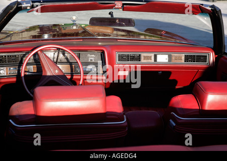 Tableau de bord dans une Cadillac Eldorado Convertible de 1973 Banque D'Images