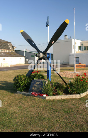 Mémorial de guerre par mer Shoreham Airport West Sussex UK Banque D'Images