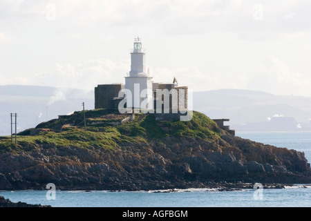 Une vue sur le Phare, Mumbles Swansea, prises à partir de la baie de bracelet Banque D'Images