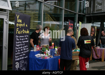 Décrochage du commerce équitable Coop au concert Live 8 tenue à l'Eden Project et de l'Afrique de l' Angleterre Cornwall musique du monde Banque D'Images