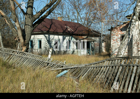 Maison abondoned en zone d'exclusion de Tchernobyl Banque D'Images
