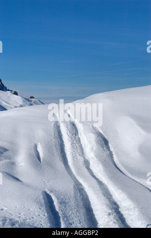 Des pistes menant à offpist, Val Thorens, Alpes, France Banque D'Images