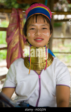 Lahu peuple Shi Balah Hill Tribe Thaïlande, tribu thaïlandaise Karen long cou villageois portant des anneaux de laiton, Thaton, Ecotourisim Village Chiang Mai, Asie Banque D'Images