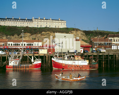 Des bateaux de pêche à quai, Whitby, North Yorkshire, England, UK Banque D'Images