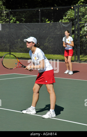 L'école secondaire féminin action tennis Banque D'Images