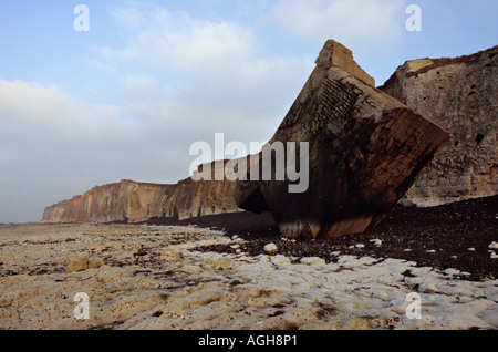 Vestiges de bunker pendant la guerre près de Trouville sur Mer Normandie France Banque D'Images