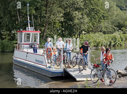 Le traversier quitte ciclists Hardenstein, Allemagne, Rhénanie du Nord-Westphalie, Ruhr, Witten Banque D'Images