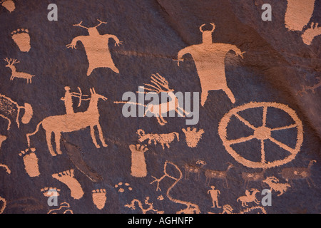 Newspaper Rock Site Historique National près de Monument National de Canyonlands Utah Banque D'Images