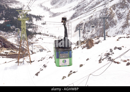 Un téléphérique au mont Elbrouz dans le Caucase du sud-ouest de la Russie Banque D'Images