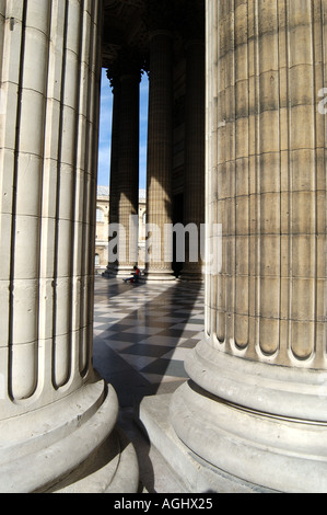 Piliers de l'entrée du Panthéon Paris France Banque D'Images