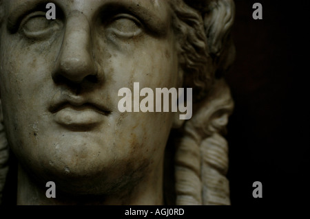 Sculpture à Petworth House une adaptation d'un Grec Romain 4ème siècle avant J.-C. saisissez Terminal buste d'Apollo dans la tribune nord Banque D'Images