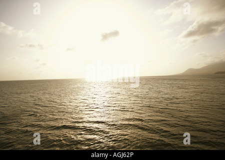 Soleil qui brille sur la mer Banque D'Images