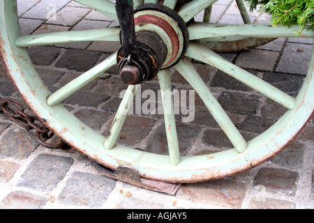 Ancienne cale sur roue en bois d'un cheval transport Allemagne Bavière Bad Tolz Banque D'Images