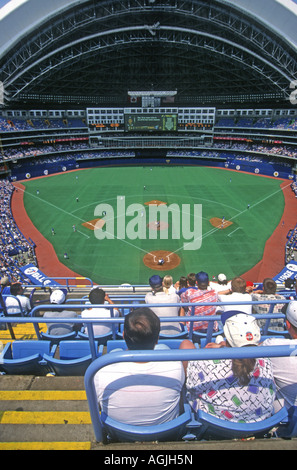 À Toronto,Canada, le célèbre lieu de baseball est l'emblématique stade Skydome,accueil de l'équipe des Blue Jays local Banque D'Images