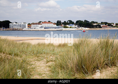 À la recherche de point de South Haven à Studland vers les bancs de l'ensemble de l'entrée de port de Poole Dorset Banque D'Images