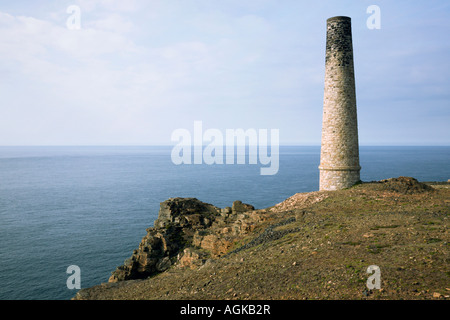 Levant cheminée calcinateur Mine préservé par le National Trust et situées près de St Just à Cornwall Banque D'Images