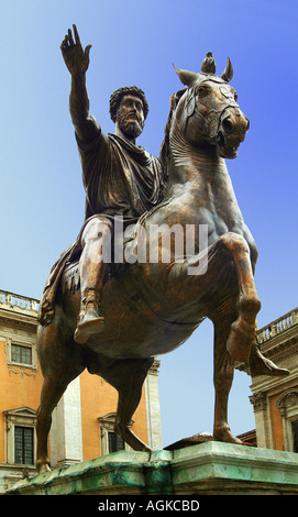 La vie de l'empereur romain statue en bronze doré taille Rome Italie Europe Banque D'Images