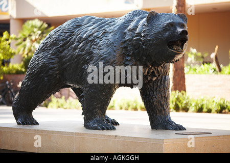 Statue Ours Bruin Campus de l'UCLA, Los Angeles, Californie, USA Banque D'Images