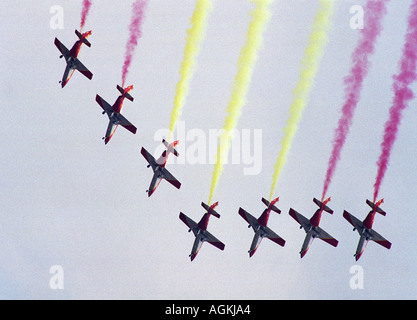 L'équipe de voltige de l'armée de l'AIR ESPAGNOL À RAF FAIRFORD GLOUCESTERSHIRE UK Banque D'Images