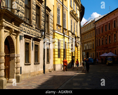 Vue depuis les rues du centre de Cracovie, en Pologne dans l'été. Banque D'Images