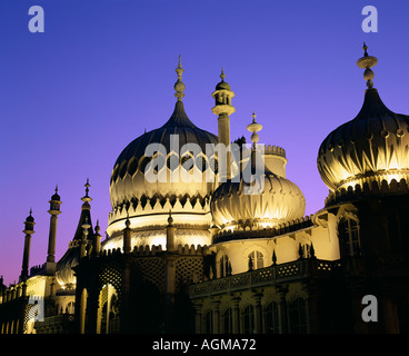 Un crépuscule vue du Royal Pavilion, Brighton. Banque D'Images