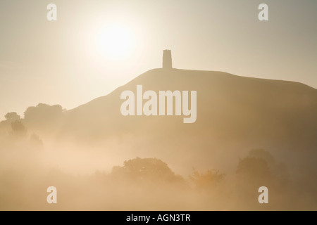La ruine de l'église St Michael s sur Tor de Glastonbury en Angleterre Somerset Banque D'Images