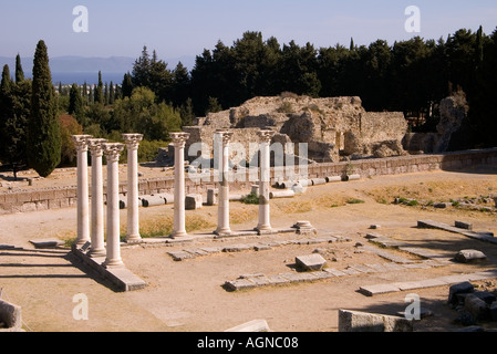 Dh Temple of Apollo ASKLEPEION KOS GRÈCE Temple d'Apollon ruiné piliers deuxième terrasse et terrasse d'abord ci-dessous Banque D'Images