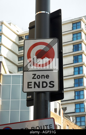 Congestion charge la signalisation, Edgeware Road, London Banque D'Images