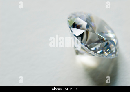 Round cut diamond (lab-créé zircone cubique) Banque D'Images