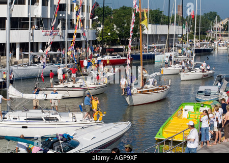 Préparatifs de Port Huron à Mackinac Voilier Race Banque D'Images