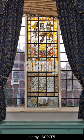 Vitrail dans la maison de l'avocat ou de comptage prix au 14e siècle Merchant Taylors Hall York England UK Banque D'Images