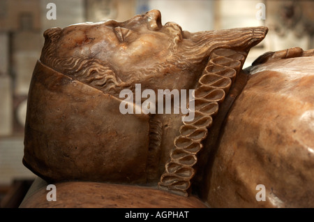 Effigie de James Montagu évêque de Bath et Wells de 1608 1616 sur son tombeau dans l'abbaye de Bath Somerset en Angleterre Banque D'Images