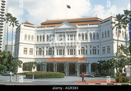 Célèbre 5 étoiles Hôtel Raffles à Singapour est nommé d'après Sir Francis Stamford Raffles le fondateur de la Ville/État Banque D'Images