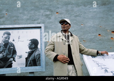 L'Afrique du Sud, l'île Robben, ancien prisonnier politique, maintenant une prison tour guide Banque D'Images