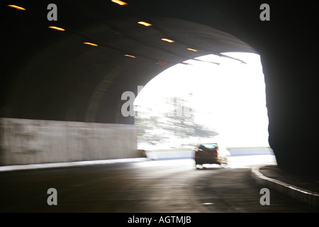 Location de sortir de l'autoroute en tunnel de Mumbai à Pune Maharashtra Inde Banque D'Images