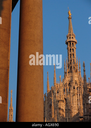 Les flèches du Duomo Milan Italie Banque D'Images