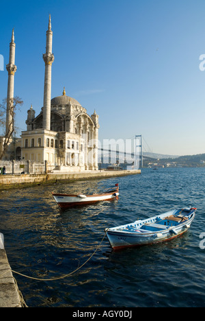 Buyuk Mecidiye Camii (Grand Imperial Mosquée du Sultan Abdülmecid Ortakoy) sur le Bosphore Istanbul Turquie Banque D'Images