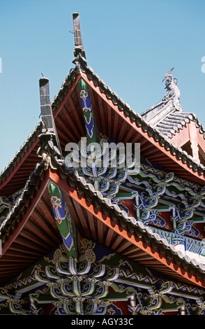 Chine Yunnan Lijiang Old Town Hôtel particulier chefs um structure de toit Banque D'Images