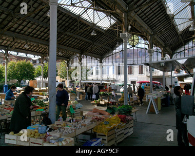 Marché hebdomadaire rural à Maubourguet Gascogne France Banque D'Images