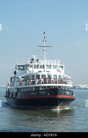 Ferry Mersey approches Iris Royal terminal Seacombe Wirrel Wallasey Merseyside Banque D'Images