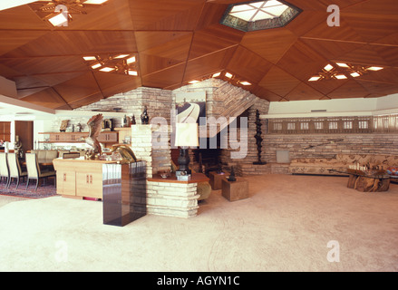 John A. Gillin House, 9400 Rockbrook Drive, Dallas, Texas, 1950. La salle de séjour. Architecte Frank Lloyd Wright Banque D'Images